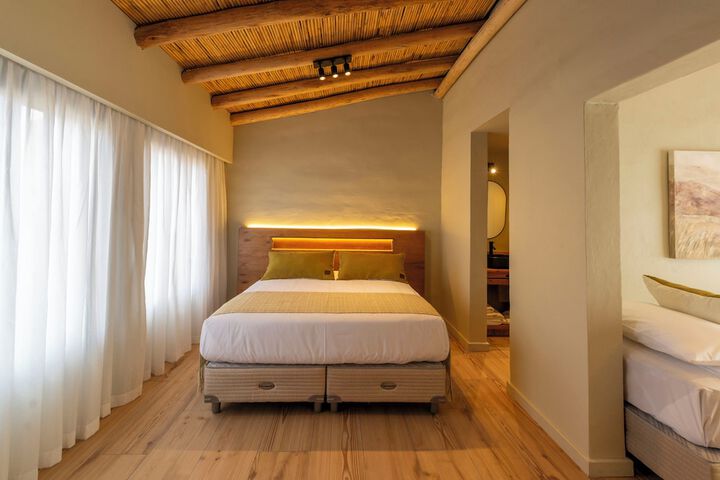 Room 5 of 38