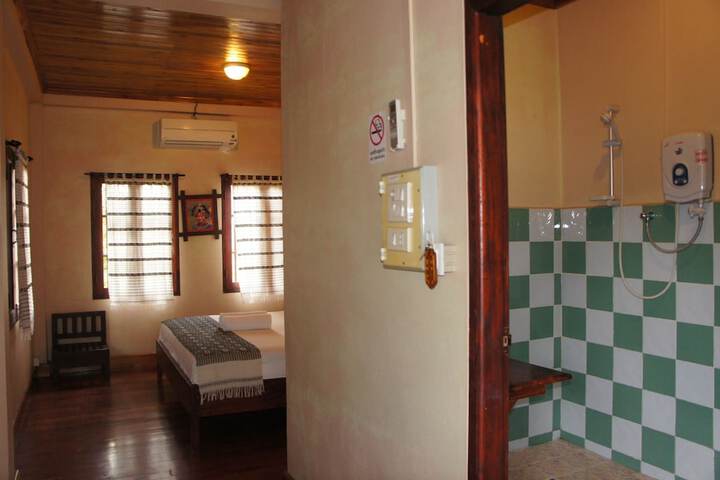 Room 29 of 53