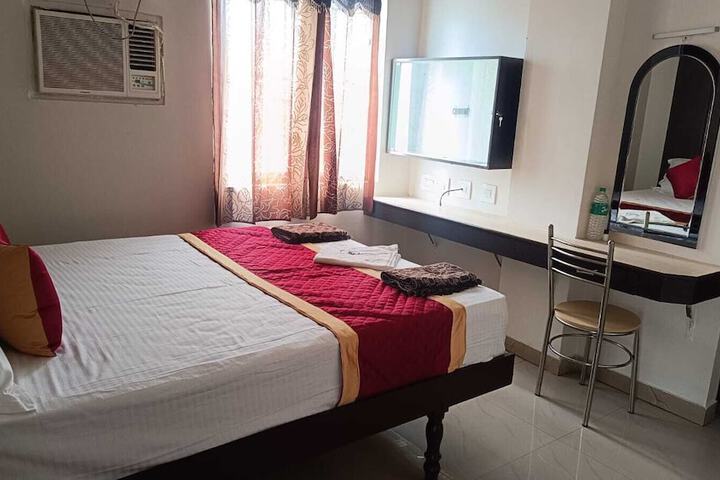 Room 3 of 14