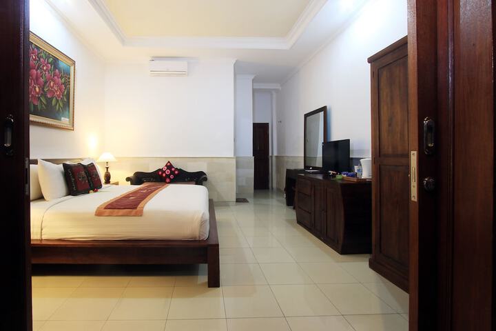 Room 19 of 213