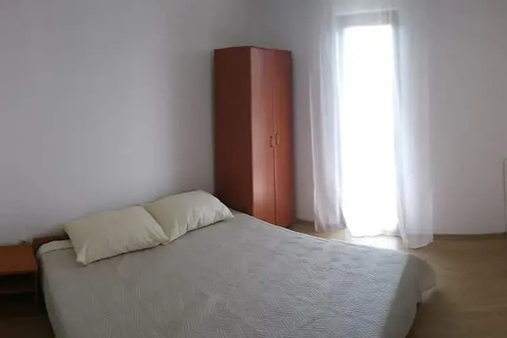 Room 2 of 15
