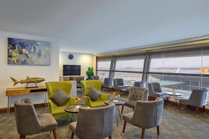 Lounge 16 of 21