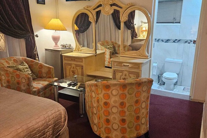 Room 45 of 158