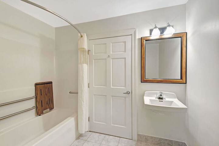 1 King Bed Mobility Accessible (6 of 8)
