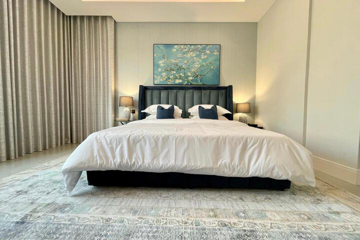 Room 33 of 83