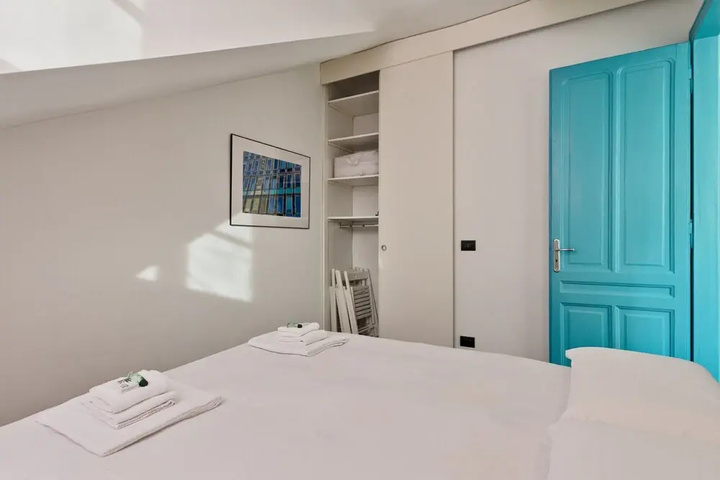 Room 5 of 14