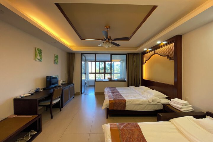 Room 82 of 178