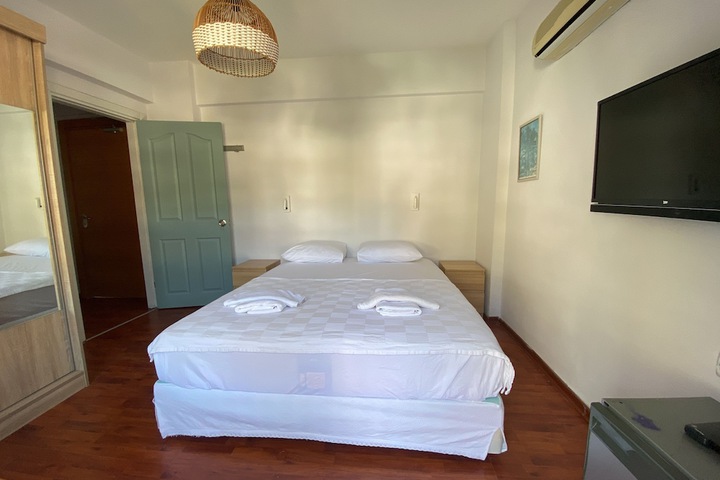 Room 22 of 228