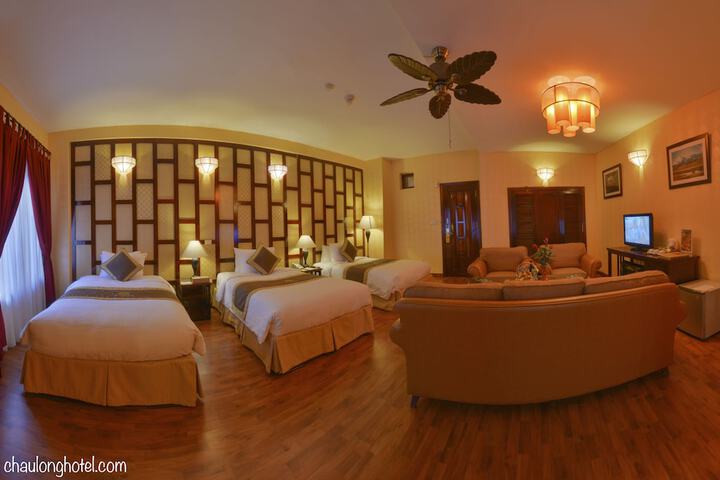 Room 13 of 108