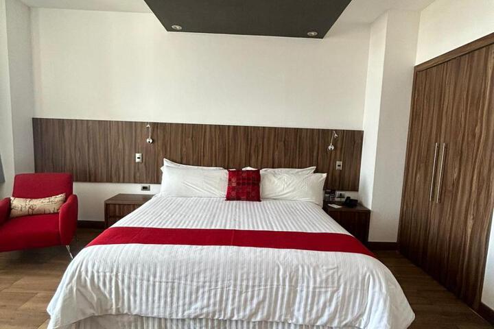 Room 28 of 86