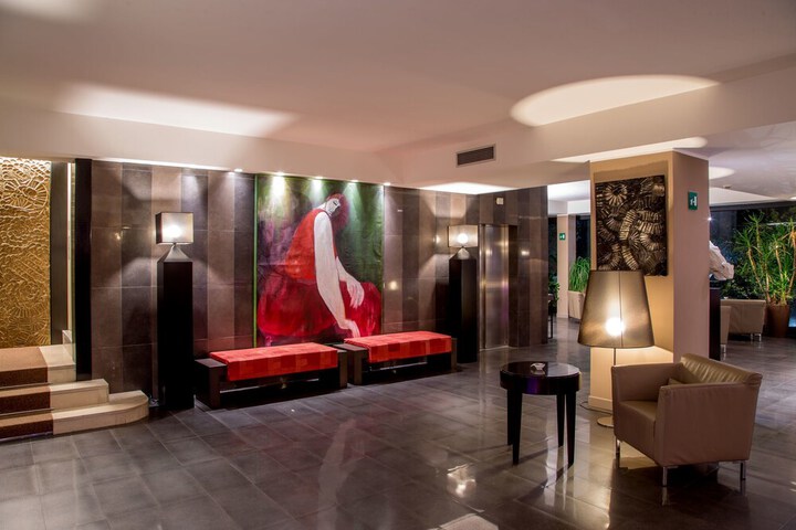 Hotel Interior 5 of 33
