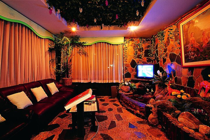 Room 23 of 45