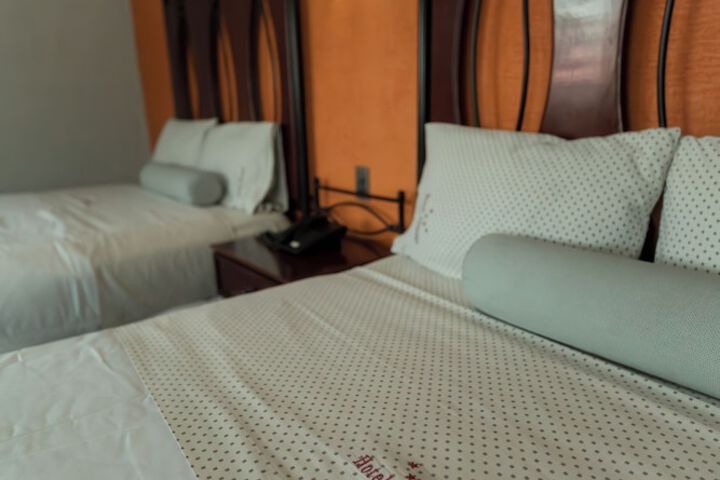 Room 49 of 102