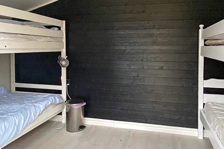 Room 4 of 15