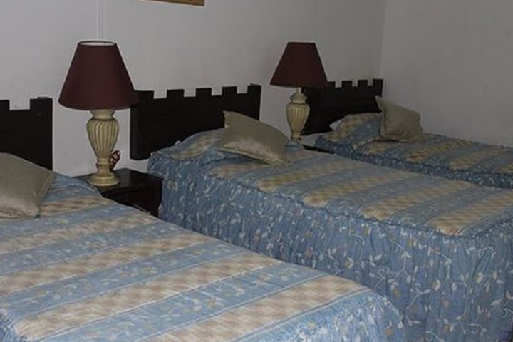 Room 14 of 80