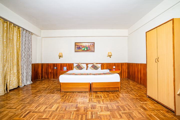 Room 4 of 25