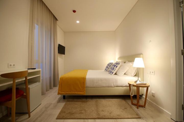 Room 18 of 37