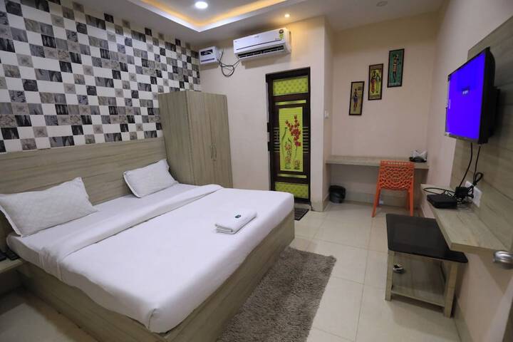 Room 3 of 6