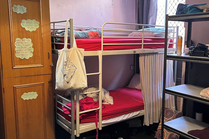 Room 4 of 42