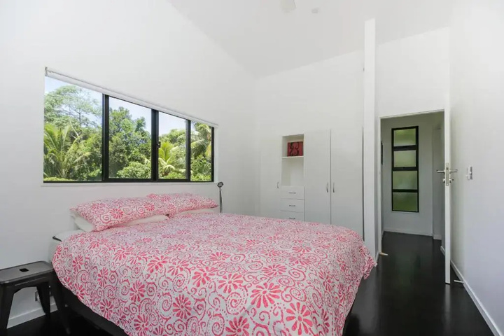 Room 2 of 6