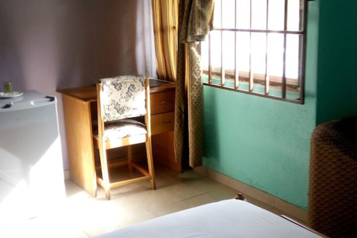 Room 5 of 16