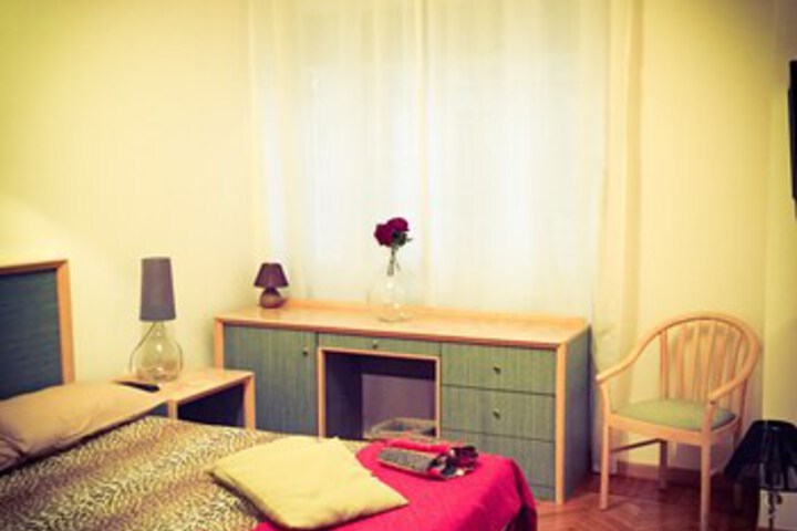 Room 4 of 6