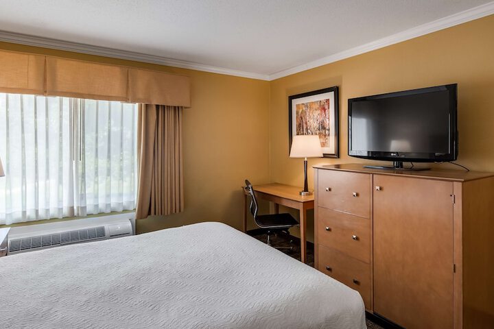 Room 12 of 85