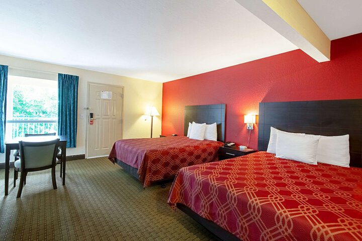 2 Double Beds (3 of 11)