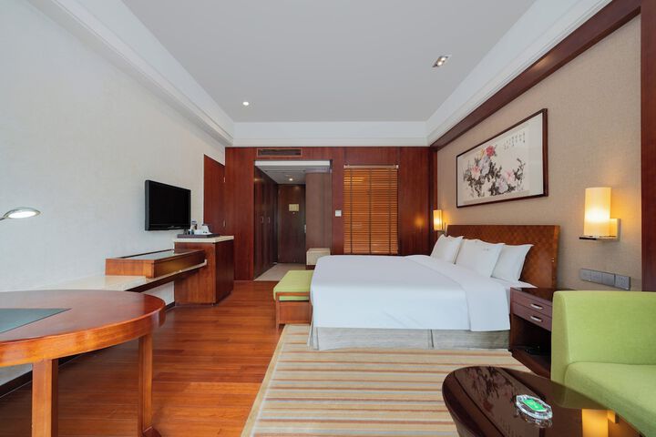 Room 25 of 135