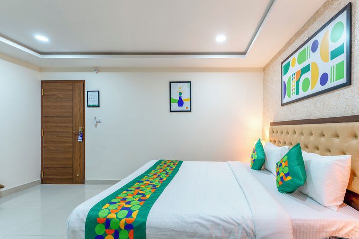 Room 10 of 34