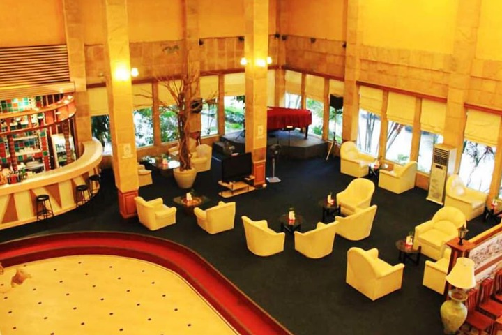 Guest Lobby