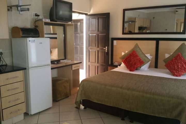 Room 2 of 73