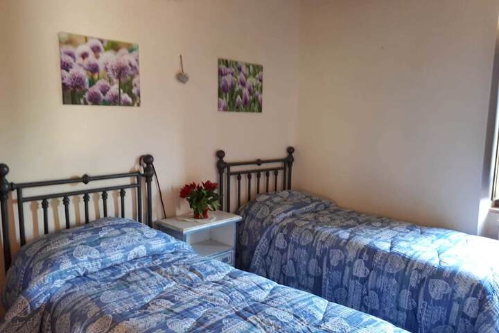 Room 3 of 27