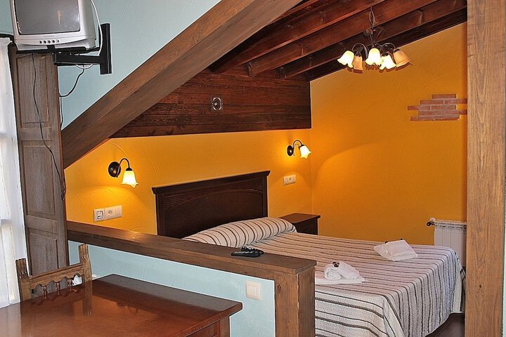 Room 2 of 25