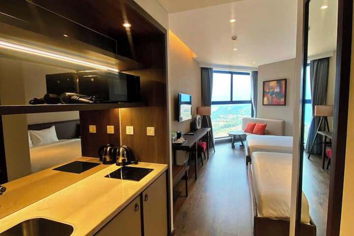 Room 28 of 63