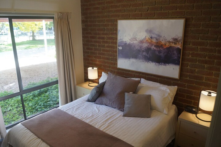Room 9 of 48