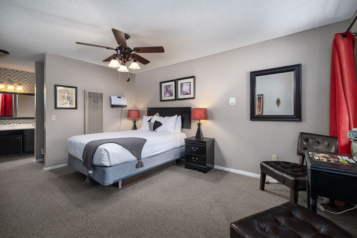Room 14 of 68