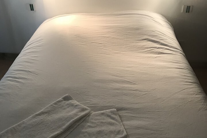 Room 6 of 22