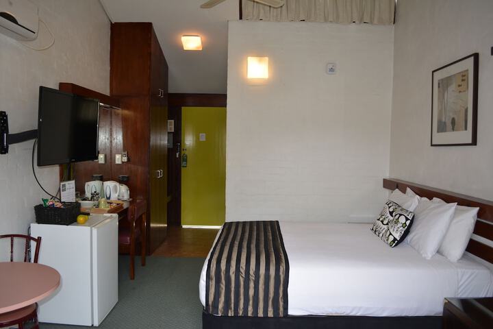 Room 6 of 51