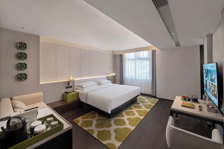 Room 15 of 40