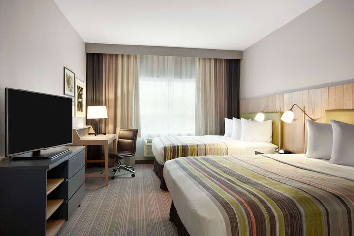 2 Queen Beds (1 of 7)