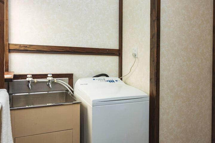 Laundry 39 of 70