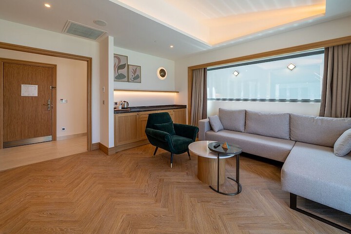 Room 58 of 251
