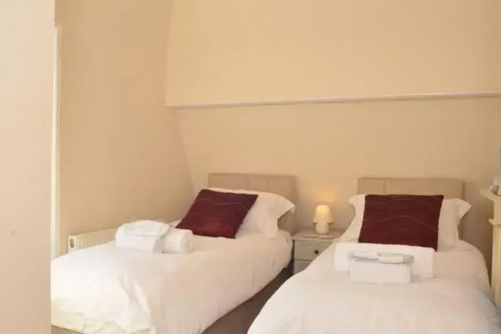 Room 10 of 10