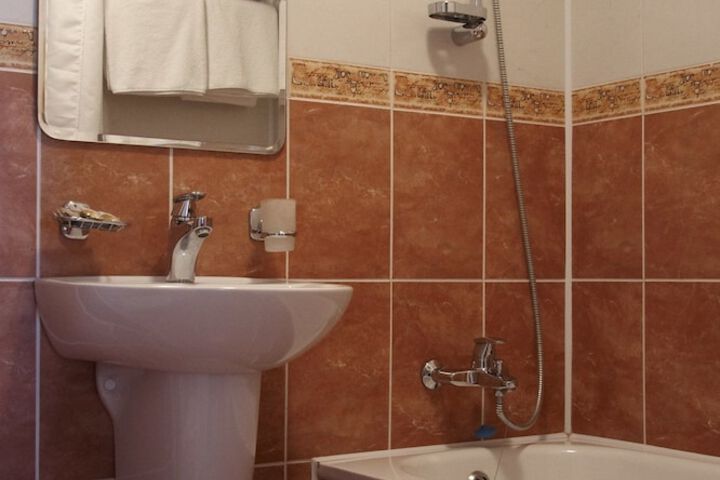 Room 7 of 54