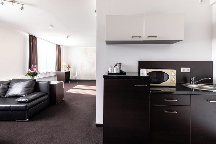 Room 4 of 62