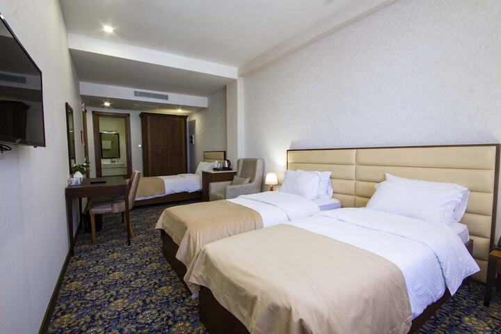 Room 5 of 72