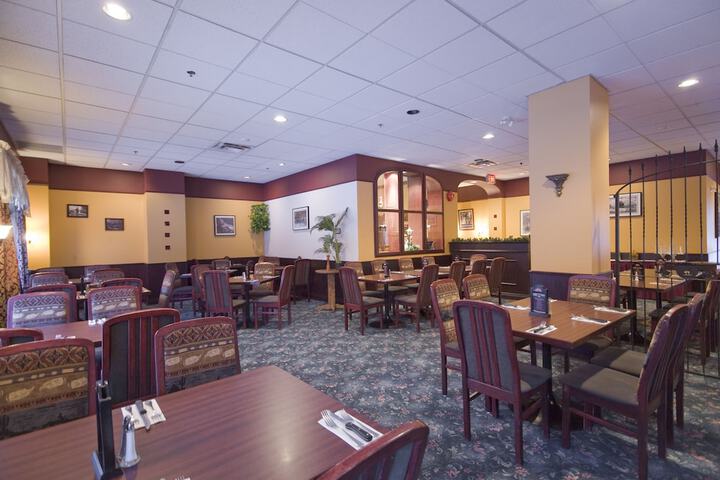 Dining 42 of 50