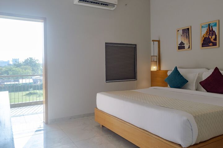 Room 8 of 24