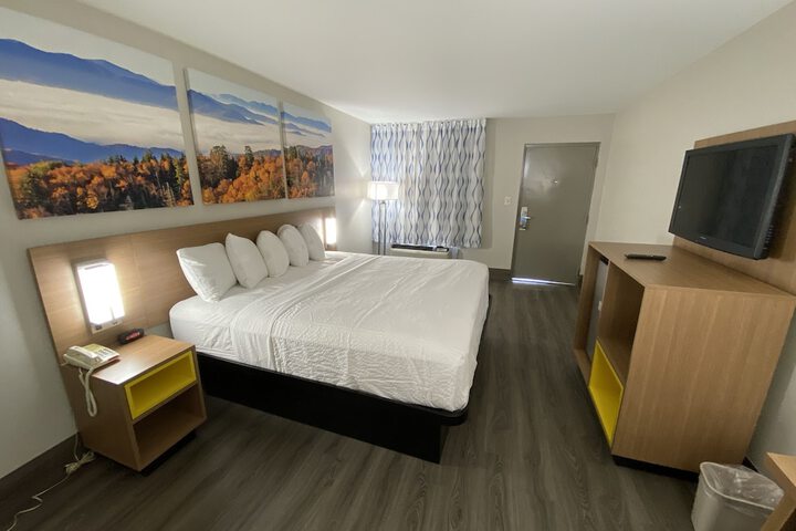 Room 6 of 37